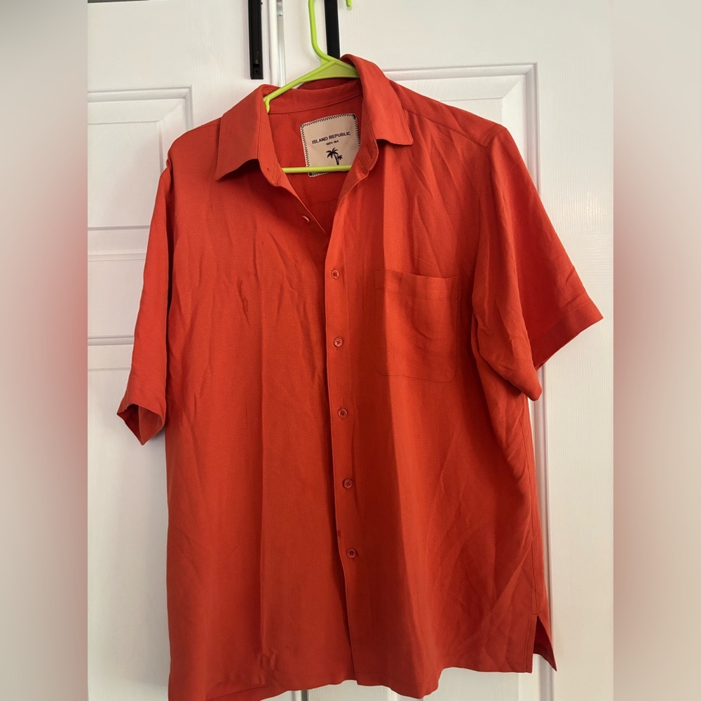 Island Republic 100% Silk Men’s Orange Short Sleeve Button Up Shirt- Medium